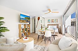  Pacific Monarch 2208