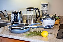  Pacific Monarch 2208