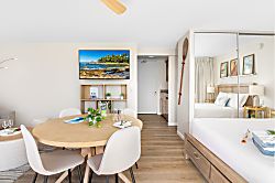  Pacific Monarch 2208