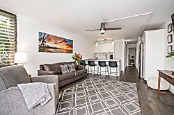 Steps from the pool and across the beach! Maui Vis