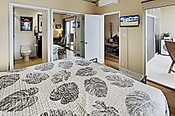 Menehune Shores 6th Floor Unit