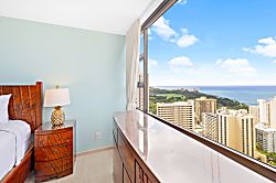 Waikiki Banyan 36th-floor unit