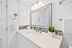 Waikiki Banyan 36th-floor unit