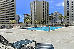 Waikiki Banyan #611-T2