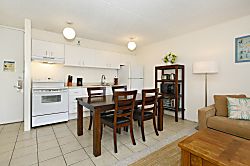 Waikiki Banyan #611-T2