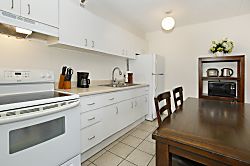 Waikiki Banyan #611-T2