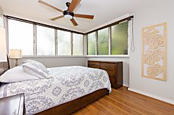 Hale Kai Unit 113 - Oceanview Corner Retreat