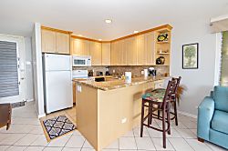 Hale Kai Unit 113 - Oceanview Corner Retreat