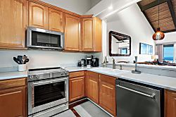 Keauhou Kona Surf and Racquet Club 2-303