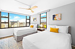 Waikiki Banyan 2702 T1