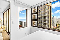 Waikiki Banyan 2702 T1