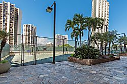 Waikiki Sunset Condo with Free Parking