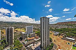 Waikiki Sunset Condo with Free Parking
