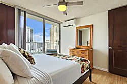 Pacific Monarch 2702