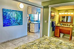 Ma'alaea Bay Mermaid Cove Condo 2BR - Room