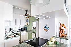 Ma'alaea Bay Mermaid Cove Condo 2BR - Private kitchen
