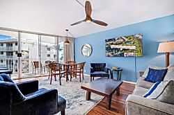 Kamaole Nalu Top-Floor Unit - Living area