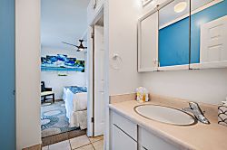 Kamaole Nalu Top-Floor Unit - Bathroom