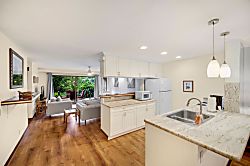 Waikomo Stream Villas 402