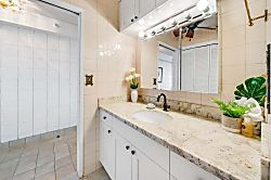 Valley Isle Resort 206