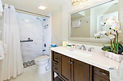 Waikiki Banyan 3603 T2