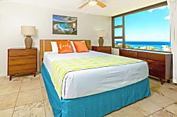Waikiki Banyan 2804 T2