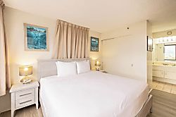 Waikiki Banyan 813 Tower 2