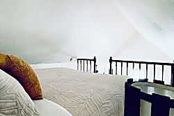 Hale Moi 202B - Room