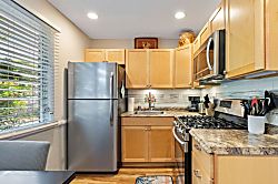 Kona Kai B2 - Updated 2nd Floor Retreat