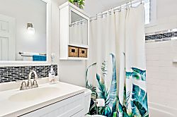 Kona Kai B2 - Updated 2nd Floor Retreat