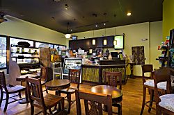 Waikiki Banyan: Standard One-Bedroom 