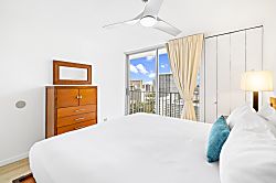 Pacific Monarch 2303