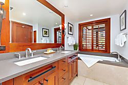 Beach Villas at Ko Olina (Poolside Suite OT)