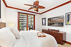 Beach Villas at Ko Olina (Poolside Suite OT)