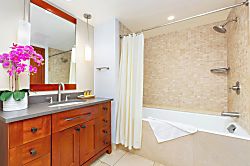 Beach Villas at Ko Olina (Poolside Suite OT)
