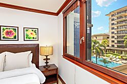 Beach Villas at Ko Olina (Poolside Suite OT)