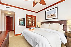 Beach Villas at Ko Olina (Poolside Suite OT)