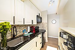 Waikiki Banyan 2914 Tower 2