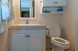 Hanalei Colony Resort K4  - second bathroom - The en suite half bathroom off the second bedroom.