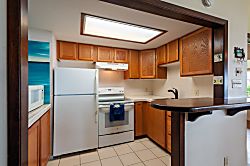 Hanalei Colony Resort K4  - full kitchen - Everything you need to make your own meals is in the small but mighty kitch