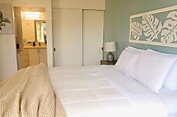 Waikiki Banyan 6th Floor Unit