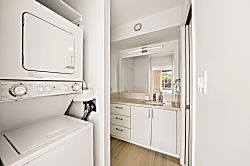 Waikiki Banyan 6th Floor Unit