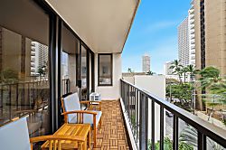 Waikiki Banyan 6th Floor Unit