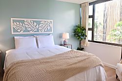 Waikiki Banyan 6th Floor Unit