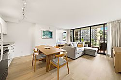 Waikiki Banyan 6th Floor Unit
