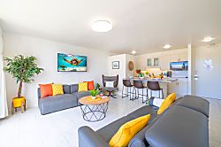 Waikiki Banyan Tower 1, Unit 2801