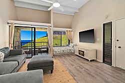 Sealodge Top Floor Ocean View Condo Princeville