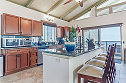 Aloha Awaits at the Southern Belle of Miloli'i