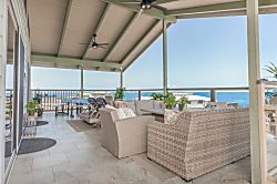 Aloha Awaits at the Southern Belle of Miloli'i