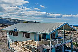 Aloha Awaits at the Southern Belle of Miloli'i